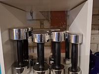 Diverse gymbenodigdheden en gewichten , in vakkenkast - afbeelding 19 van  20