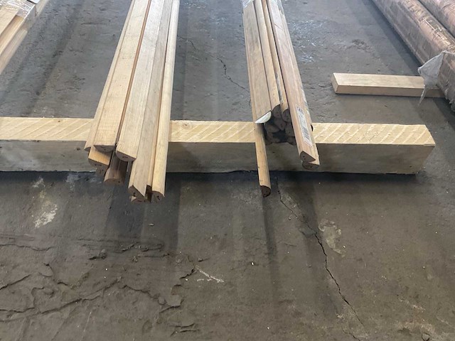 Diverse halfrond hout diverse afmetingen (76x) - afbeelding 1 van  8