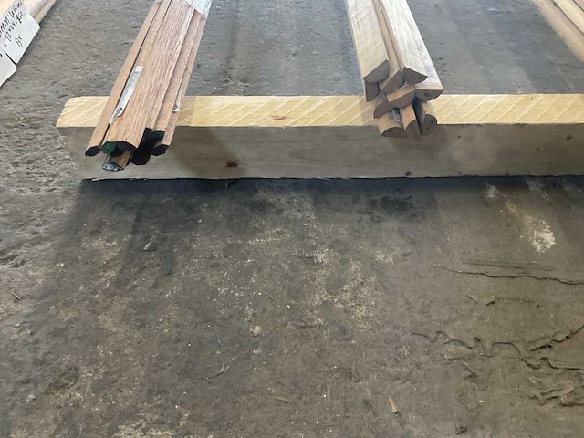 Diverse halfrond hout diverse afmetingen (76x) - afbeelding 2 van  8