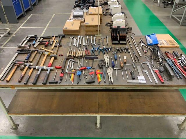 Diverse handgereedschap - afbeelding 1 van  8