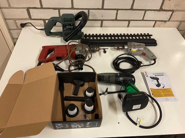 Diverse handgereedschappen (4x) - afbeelding 1 van  6