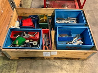 Diverse handgereedschappen - afbeelding 1 van  5