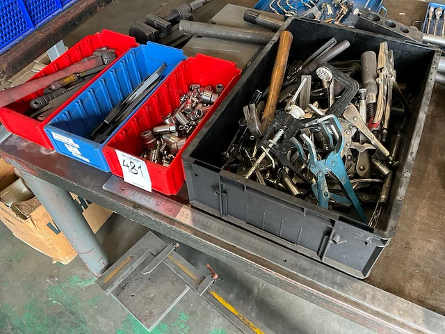 Diverse handgereedschappen - afbeelding 1 van  5