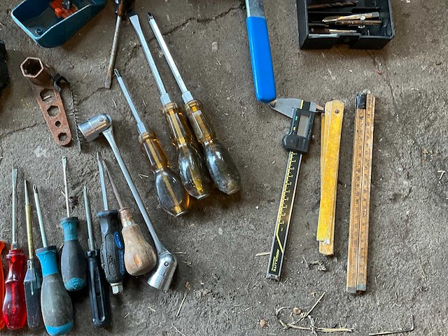 Diverse handgereedschappen - afbeelding 4 van  6