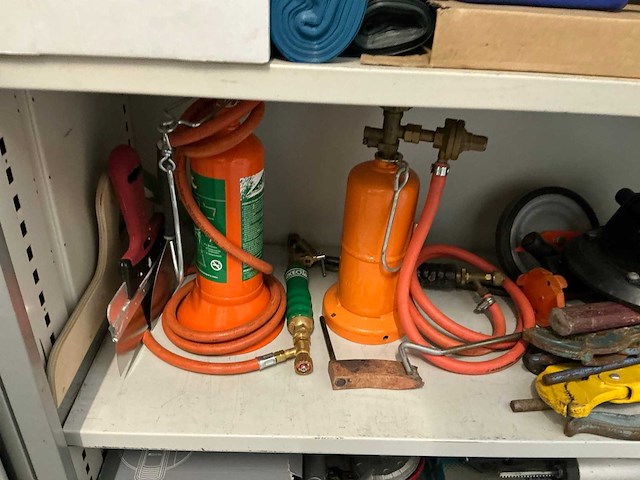 Diverse handgereedschappen - afbeelding 2 van  11