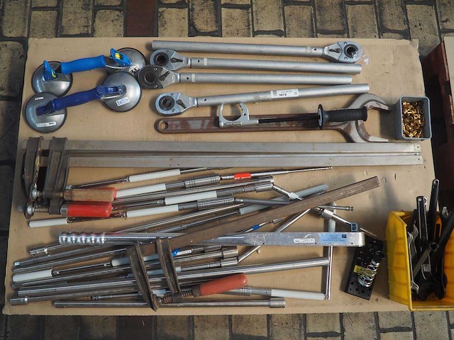 Diverse handgereedschappen - afbeelding 1 van  7