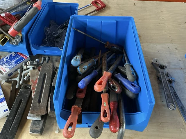 Diverse handgereedschappen - afbeelding 5 van  8