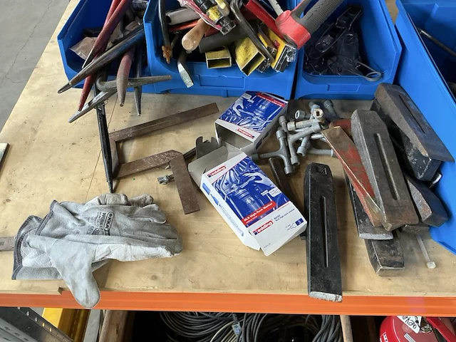 Diverse handgereedschappen - afbeelding 6 van  8