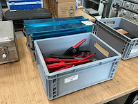 Diverse handgereedschappen - afbeelding 1 van  8