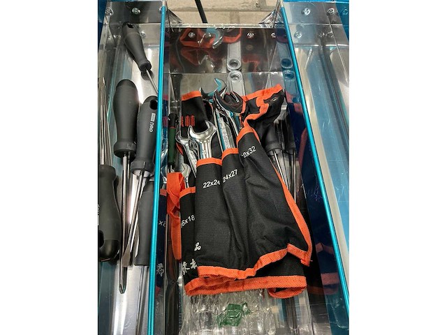 Diverse handgereedschappen - afbeelding 8 van  8