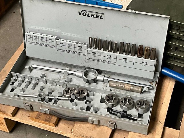 Diverse handgereedschappen - afbeelding 3 van  4