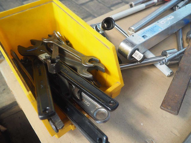 Diverse handgereedschappen - afbeelding 3 van  4