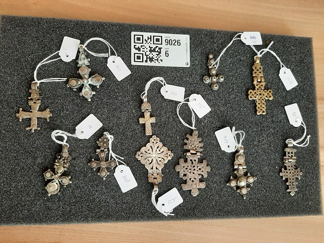 Diverse hangers koptische kruisjes, ethiopie/eritrea, 1930-1950 - afbeelding 1 van  4