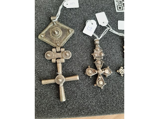 Diverse hangers koptische kruisjes, ethiopie/eritrea, 1930-1950 - afbeelding 2 van  4