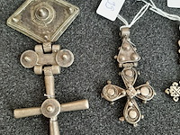 Diverse hangers koptische kruisjes, ethiopie/eritrea, 1930-1950 - afbeelding 2 van  4