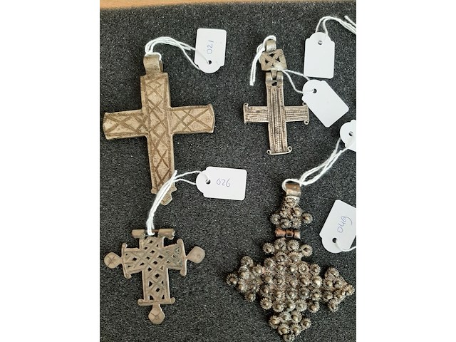 Diverse hangers koptische kruisjes, ethiopie/eritrea, 1930-1950 - afbeelding 2 van  4