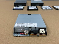 Diverse hard drives en floppy disk reader (7x) - afbeelding 11 van  19