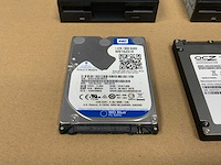 Diverse hard drives en floppy disk reader (7x) - afbeelding 12 van  19