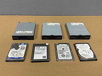 Diverse hard drives en floppy disk reader (7x) - afbeelding 1 van  19