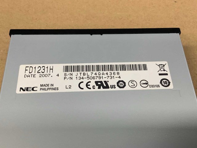 Diverse hard drives en floppy disk reader (7x) - afbeelding 4 van  19