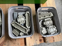 Diverse harting stekkers en installatiematerialen - afbeelding 4 van  5