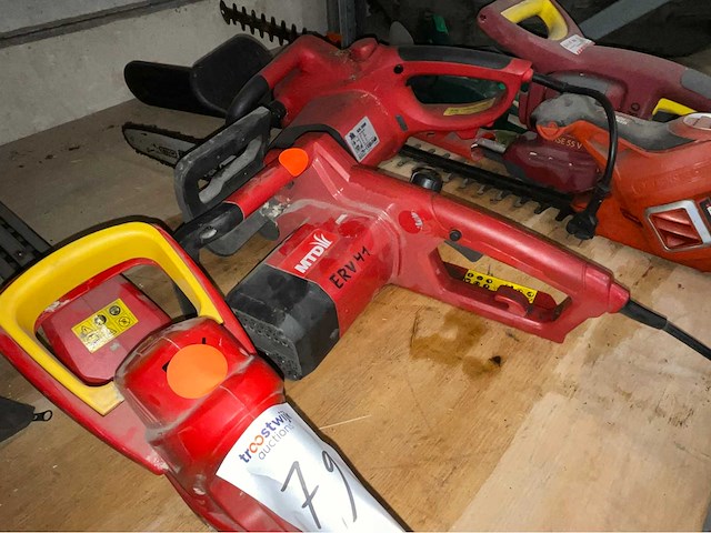 Diverse heggenscharen en kettingzagen - afbeelding 3 van  7