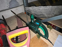 Diverse heggenscharen en kettingzagen - afbeelding 7 van  7