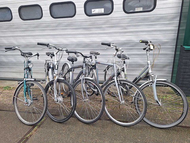 Diverse herenfietsen en damesfiets (5x) - afbeelding 1 van  11