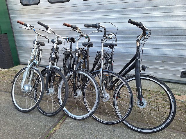 Diverse herenfietsen en damesfiets (5x) - afbeelding 1 van  11