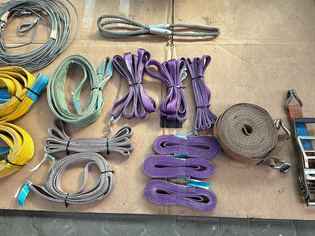 Diverse hijsbanden en rondstroppen - afbeelding 4 van  7