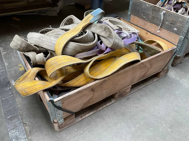 Diverse hijsbanden - afbeelding 1 van  4