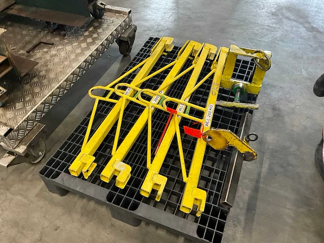 Diverse hijsgereedschappen - afbeelding 1 van  3