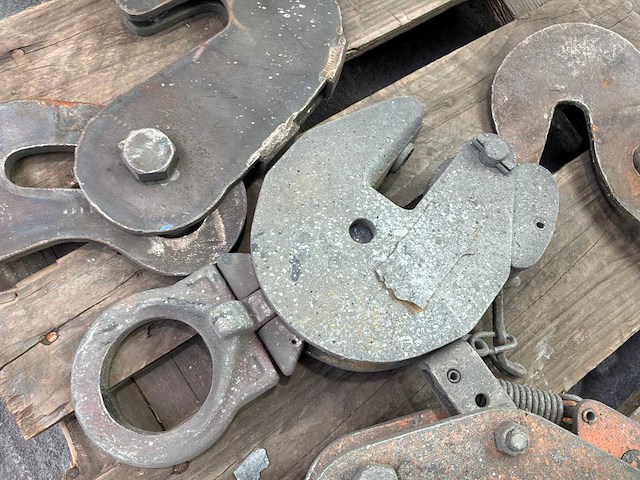 Diverse hijshaken / hefhaken (5x) - afbeelding 1 van  4