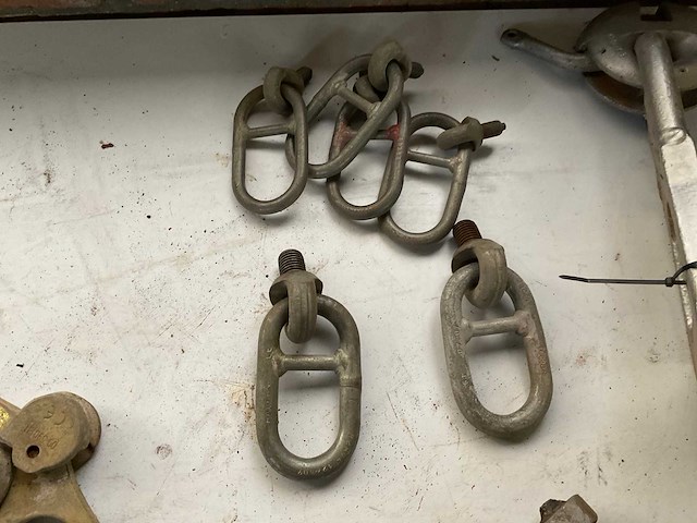 Diverse hijsmateriaal (34x) - afbeelding 3 van  8