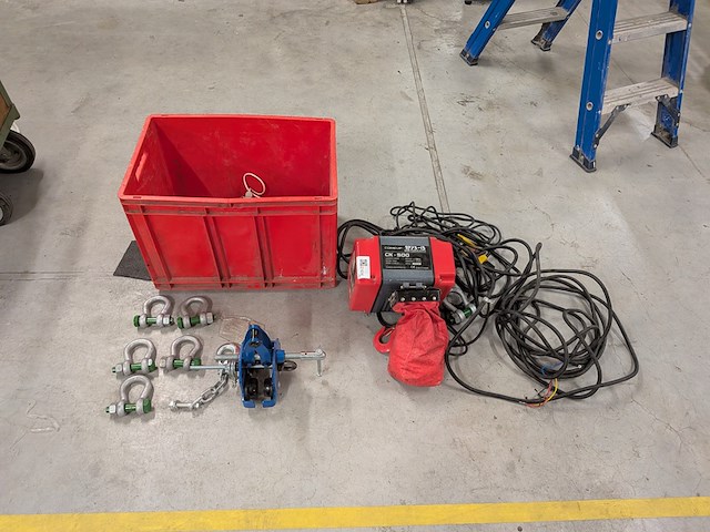 Diverse hijsmateriaal - afbeelding 1 van  9