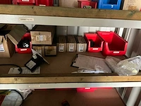 Diverse hijsmaterialen in zeecontainer - afbeelding 10 van  22