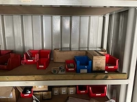 Diverse hijsmaterialen in zeecontainer - afbeelding 15 van  22