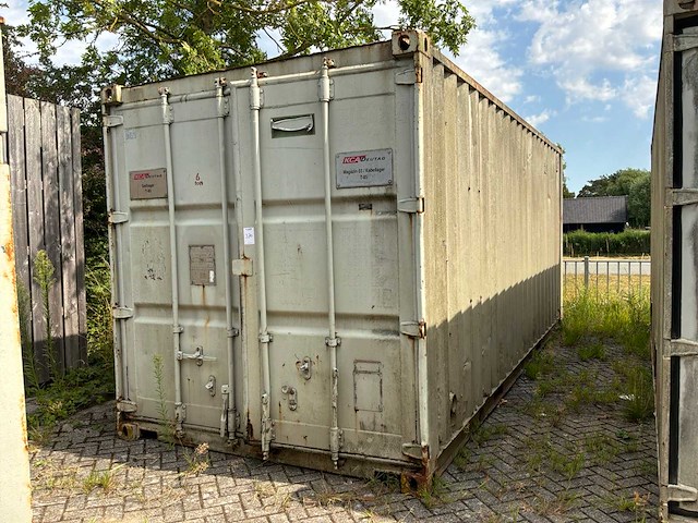 Diverse hijsmaterialen in zeecontainer - afbeelding 5 van  5
