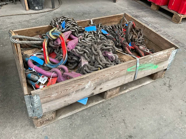 Diverse hijsmiddelen - afbeelding 1 van  7
