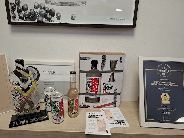 Diverse 'hooghoudt' memorabilia - afbeelding 9 van  9