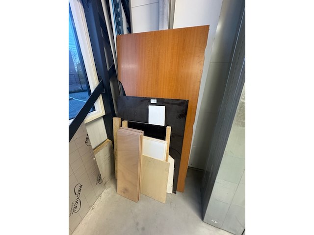 Diverse hout- en plaatmateriaal - afbeelding 1 van  1