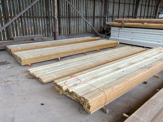 Diverse houten balken (191x) - afbeelding 1 van  9