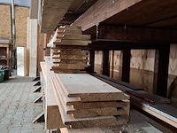 Diverse houten balken en planken - afbeelding 2 van  11