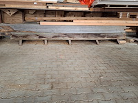 Diverse houten balken en planken - afbeelding 1 van  11