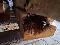 Diverse houten balken en planken - afbeelding 9 van  11