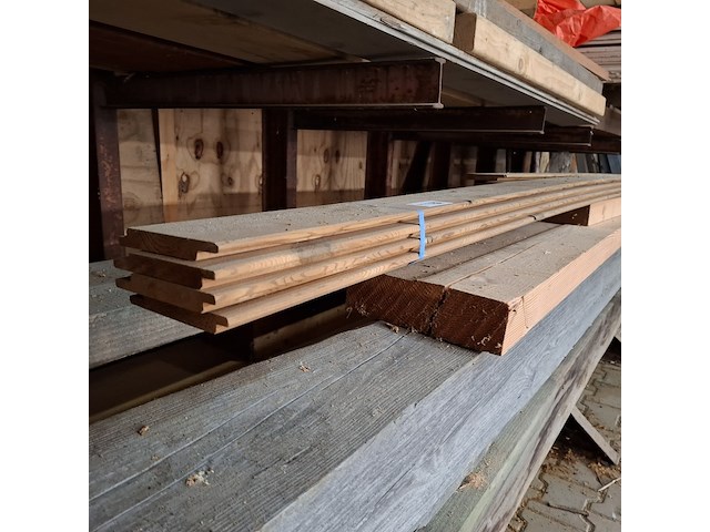 Diverse houten balken en planken - afbeelding 10 van  11
