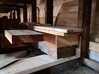 Diverse houten balken en planken - afbeelding 11 van  11