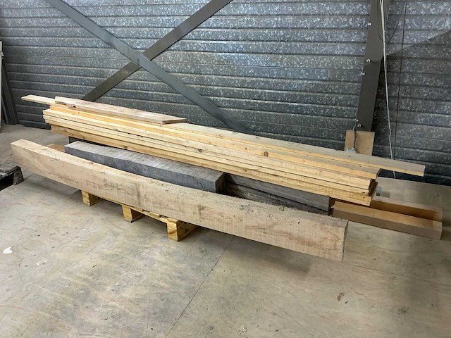 Diverse houten balken en platen - afbeelding 6 van  6