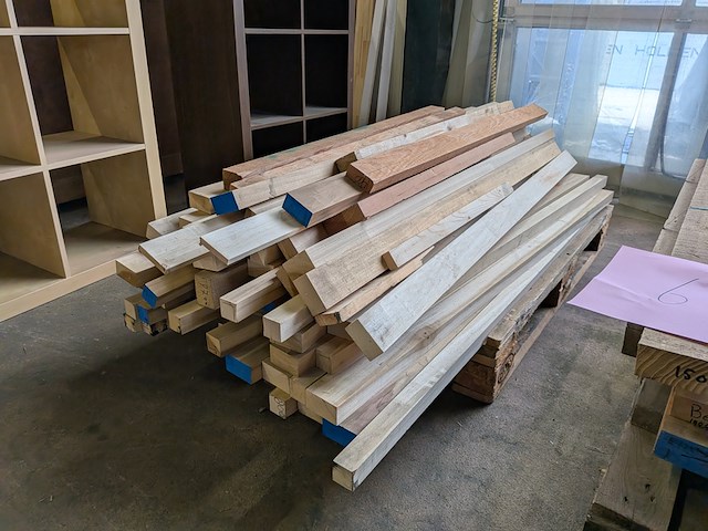 Diverse houten balken - afbeelding 2 van  8