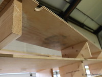 Diverse houten rekken, diverse afmetingen & grijs houten tafel - afbeelding 5 van  8